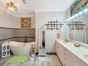 Dusche, Handtücher, Seife, Toilettenpapier