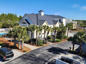 Exterior - Modern King bed Haven/Free parking, Pool, Balcony (Santa Rosa Beach)