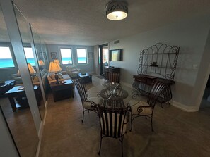 Interior - BEACH FRONT AT JETTY EAST! 1 FREE BEACH CHAIR SET UP EACH DAY OF YOUR STAY! (Destin)