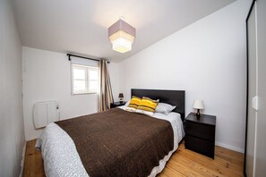 1 bedroom, iron/ironing board, travel crib, WiFi