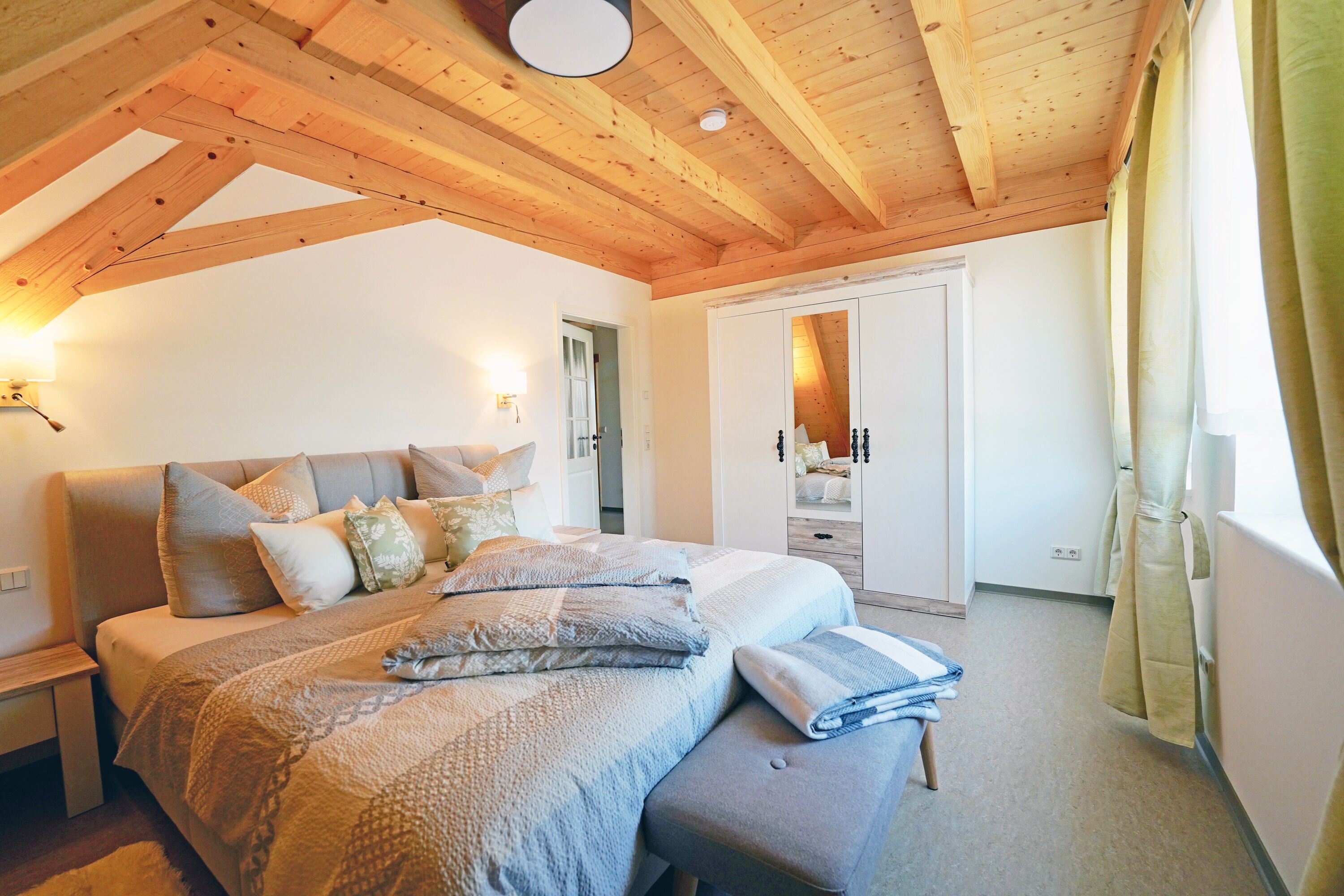 Deluxe-Apartment, Bergblick | Verdunkelungsvorhänge, schallisolierte Zimmer, kostenloses WLAN