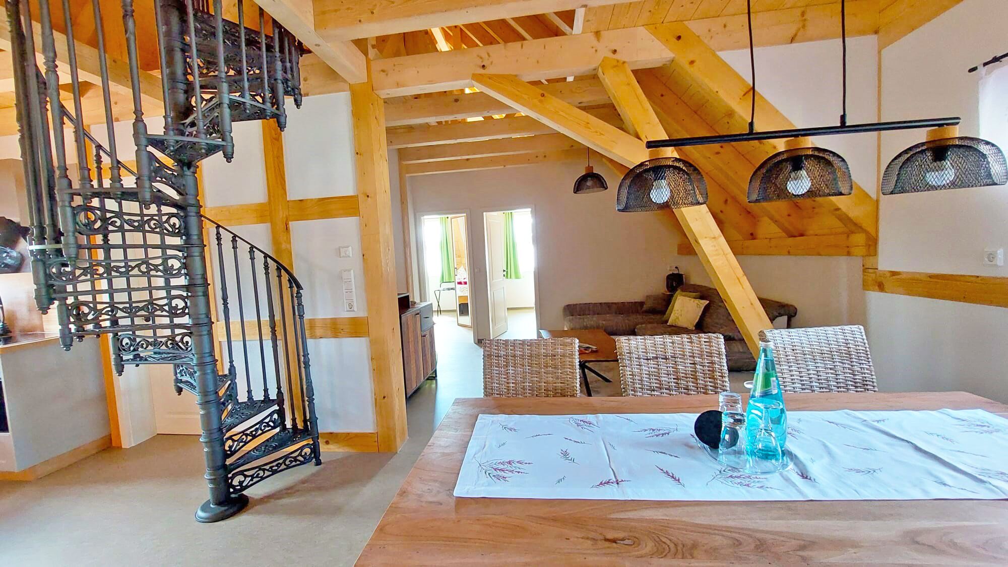 Gallery-Apartment, Blick auf die Anlage | Wohnbereich