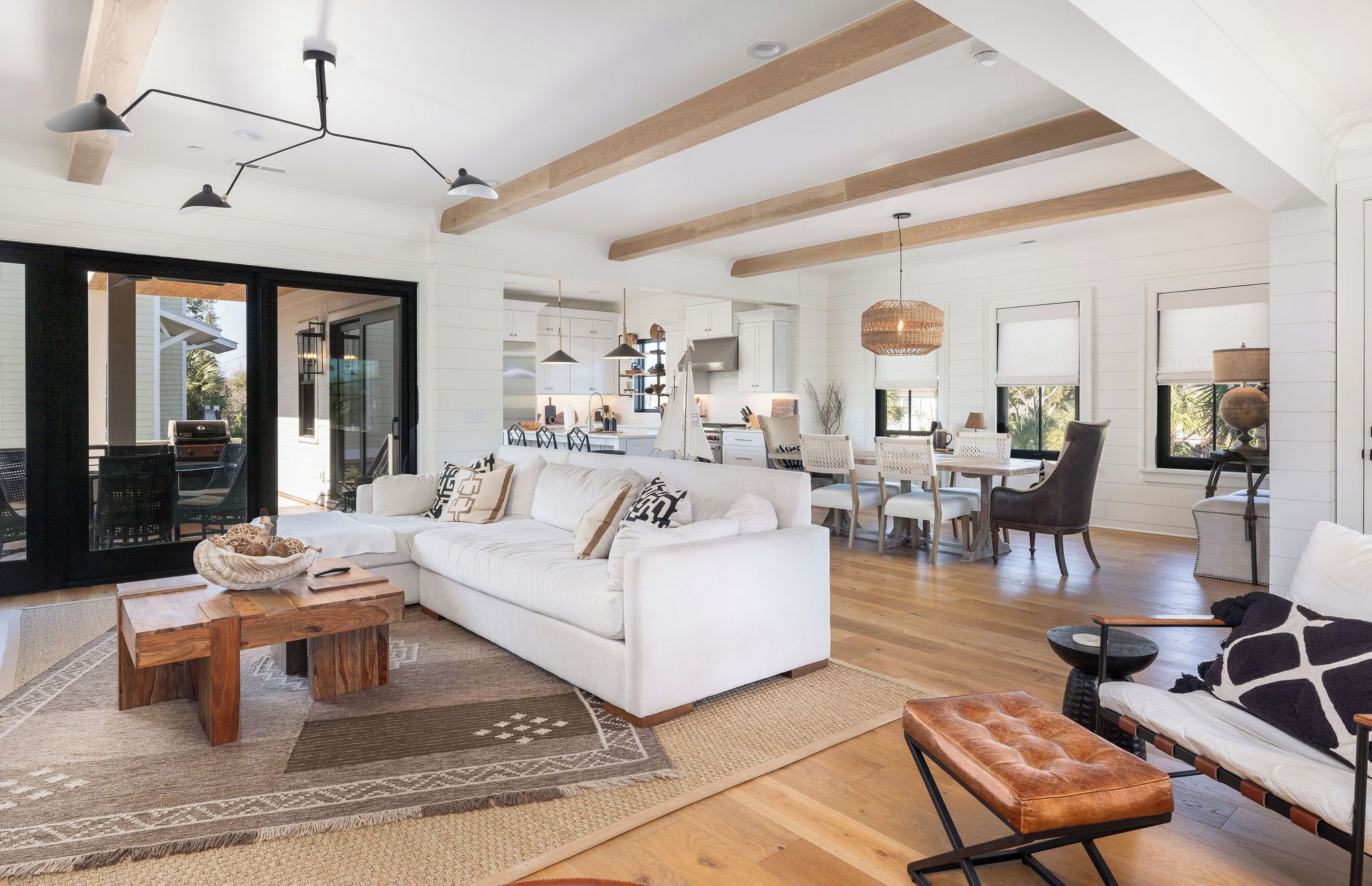 Televisión y chimenea 