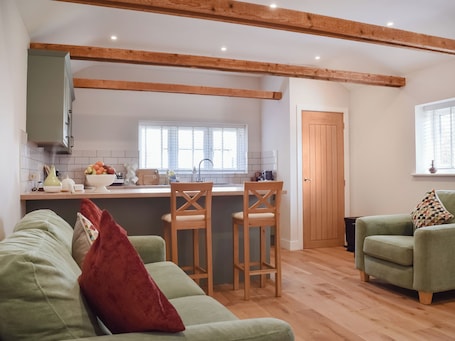 TV. Brooklands Farm Cottage