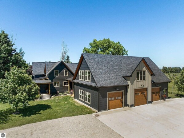 Exterior - Charming 2-bedroom apartment in Williamsburg close to the Flintfields Horse Show (Williamsburg)