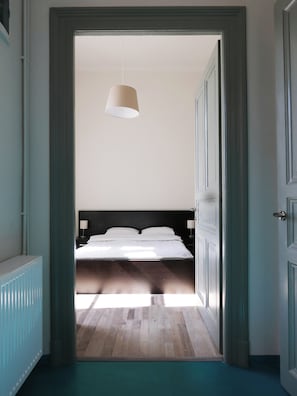 Quarto casal, sacada | Ferros/tĂĄbuas de passar roupa, Wi-Fi de cortesia
