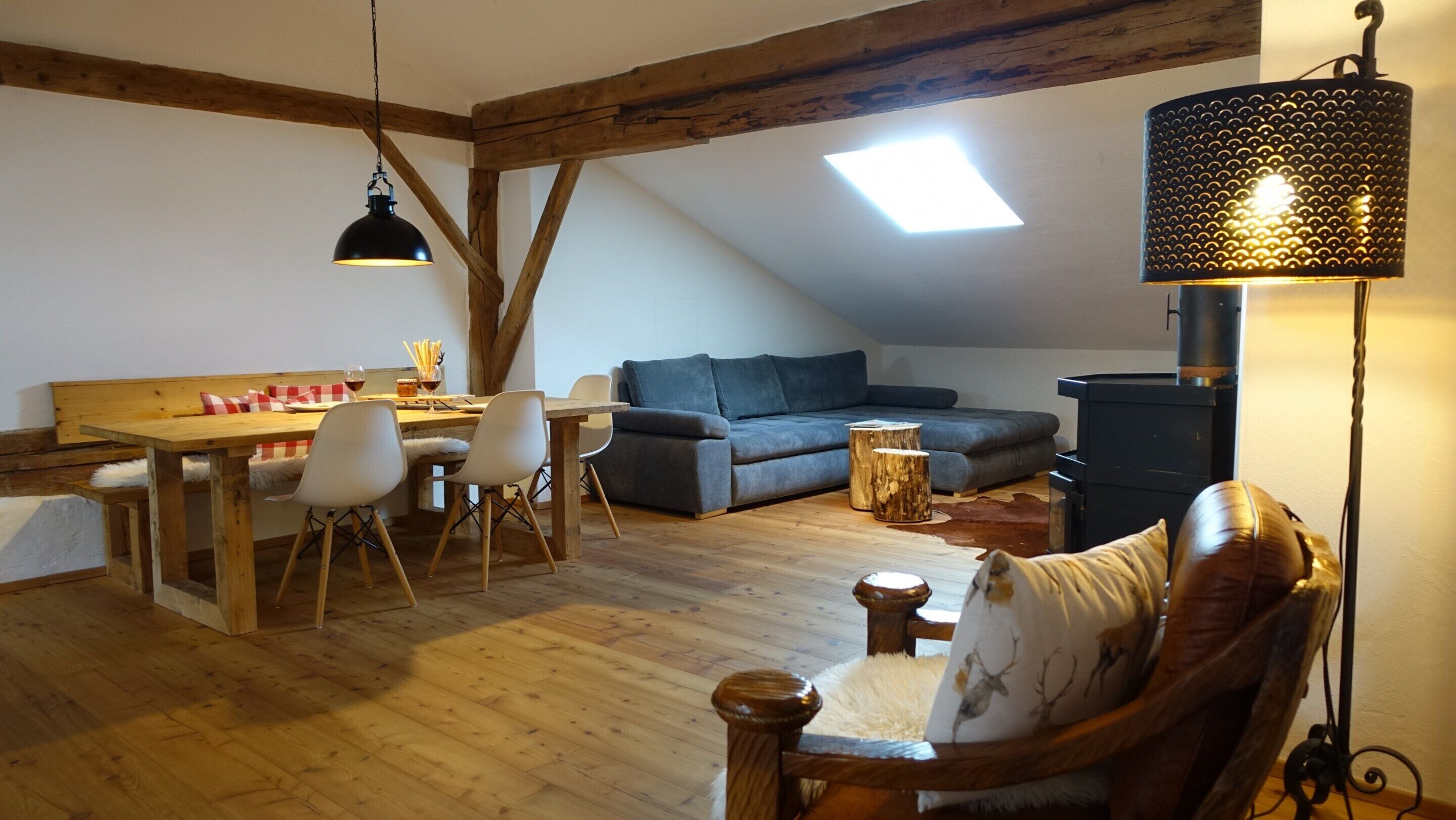 Apartment | Wohnbereich | Kamin