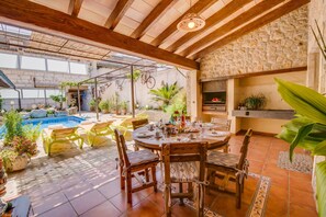 House | Outdoor dining