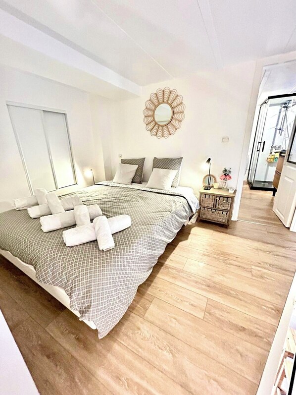 1 chambre, fer et planche à repasser, Wi-Fi, literie fournie