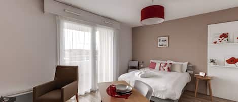 1 bedroom, soundproofing, free WiFi, bed sheets