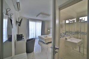 Junior Suite, Balcony, Sea View | Desk, laptop workspace, free WiFi - Riviera Luxury Rooms (Porto Cesareo)