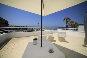 Dobbeltrom – superior, sjøutsikt | Terrasse/patio