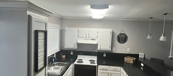 Charming, spacious, 2-bedroom house with WiFi, AC in enjoyable Rio Hondo.