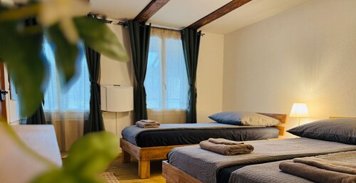 Family M Apartments 32 - 1 Minute from highway - Free parking