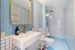 Free toiletries, hair dryer, towels