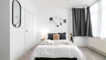 3 bedrooms, iron/ironing board, WiFi, bed sheets