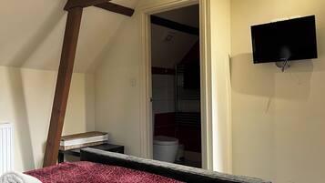 1 habitación, tabla de planchar con plancha, wifi y ropa de cama