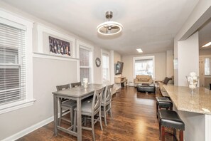 House, Multiple Beds, Kitchen, City View (Queen City Homestead) | Dining