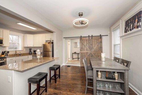 Queen City Homestead For 6!