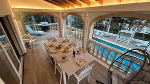 Dining - Villa La Rocalla by Comfort Club (El Tosalet)