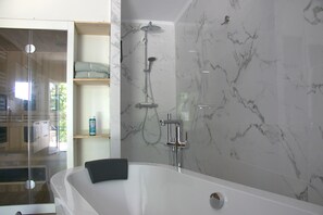 Hair dryer, towels - Villa La Rocalla by Comfort Club (El Tosalet)