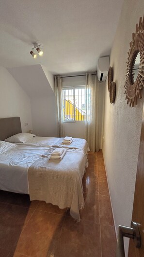 2 bedrooms, WiFi, bed sheets