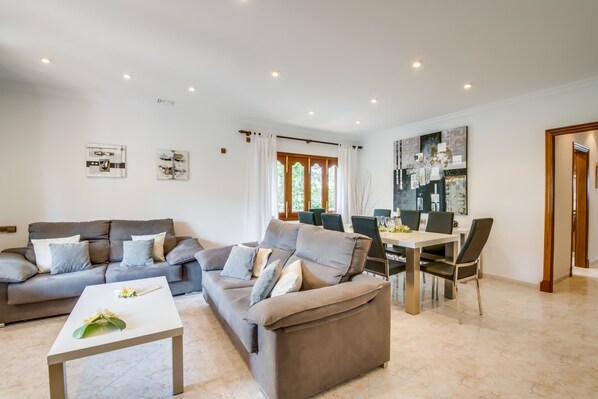 House | Living room