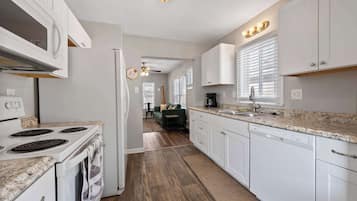 House, 2 Queen Beds, Patio, Garden View (The Cozy Bellows) | Private kitchen | Fridge, microwave, oven, stovetop