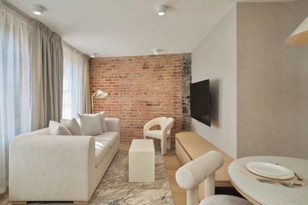 50-inch Smart TV with cable channels, Netflix, streaming services