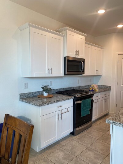 Luxurious 4-bedroom house in West Phoenix Close to West Gate and Phoenix Raceway