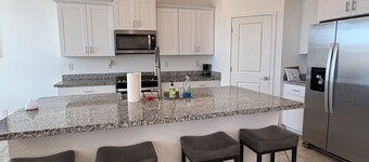 Luxurious 4-bedroom house in West Phoenix Close to West Gate and Phoenix Raceway