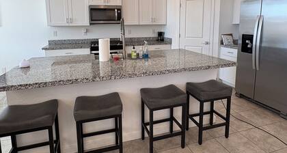 Luxurious 4-bedroom house in West Phoenix Close to West Gate and Phoenix Raceway