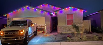 Luxurious 4-bedroom house in West Phoenix Close to West Gate and Phoenix Raceway