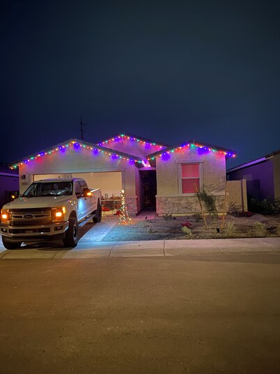 Luxurious 4-bedroom house in West Phoenix Close to West Gate and Phoenix Raceway