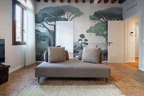 Luxury Apartment | Living area | Flat-screen TV - Ca' Vida Apartments (Venice)