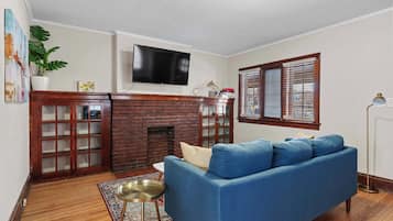 Townhome, Multiple Beds, Patio, Garden View (Tibet Twins 2) | Living area