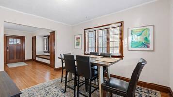 Townhouse, Beberapa Tempat Tidur, patio, pemandangan kebun (Tibet Twins 2) | Tempat makan