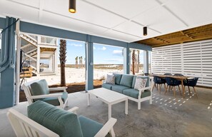 Outdoor dining - Gorgeous Beachfront Home, Private Pool, Amazing Views, Mexico Beach (Mexico Beach)