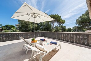 House | Terrace/patio