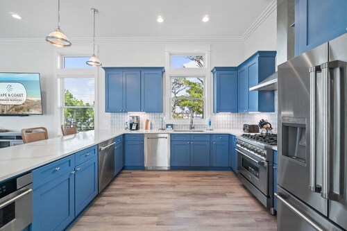 Brand New Beachfront Build, Private Pool, Pet-Friendly, Secluded Beaches of Sout