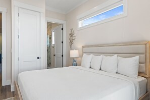 6 bedrooms, iron/ironing board, free WiFi, bed sheets
