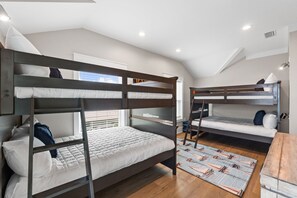 6 bedrooms, iron/ironing board, WiFi (free), bed sheets - Paloma: 4th of July week now available as a Friday or Saturday check in! (Mexico Beach)