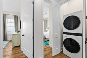 6 habitaciones, tabla de planchar con plancha y wifi gratis 