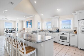 Fridge, microwave, oven, stovetop - Summer Breeze: Beach and Bay Views, Community Pool, Pet Friendly, East End (St. George Island)