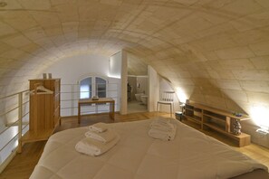 1 bedroom, soundproofing, WiFi, bed sheets