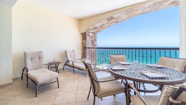 Condo, 1 King Bed with Sofa bed, Balcony, Ocean View (Sonoran Sky SKY 1105) | Outdoor dining