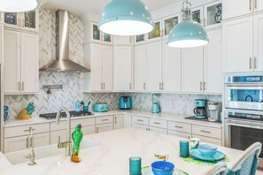 Fridge, microwave, oven, stovetop - Blue Water Paradise! 6-bdrm home close to beaches, restaurants, biking on 30A! (Santa Rosa Beach)