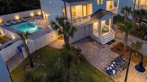A two-story house with a swimming pool, a covered patio, and a fenced yard. - Blue Water Paradise! NEW PRIVATE POOL! 6-bdrm near beaches, restaurants, 8 bikes (Santa Rosa Beach)