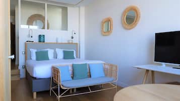 Suite classique, vue sur le port | 1 chambre, literie de qualité, bureau