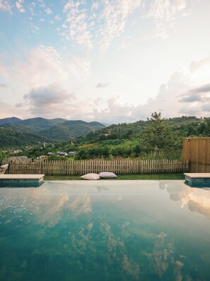 4 piscinas al aire libre
